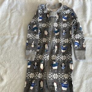 Hanna Andersson 2T romper pajamas winter holiday penguin